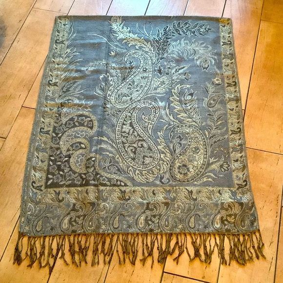 West Loop  Metallic Jacquard Pashmina - Picture 2 of 7